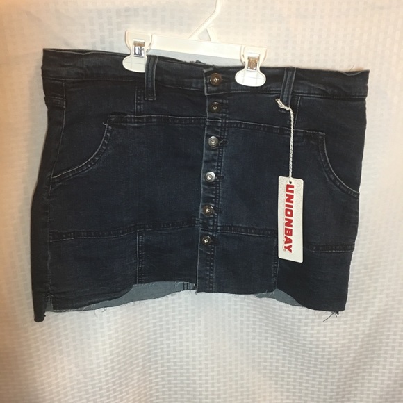 UNIONBAY Denim Button Up Skort. - Picture 1 of 6